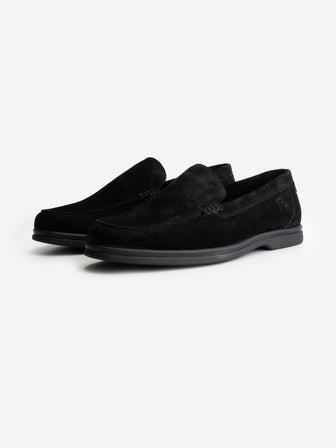 Loafer | Black on Black